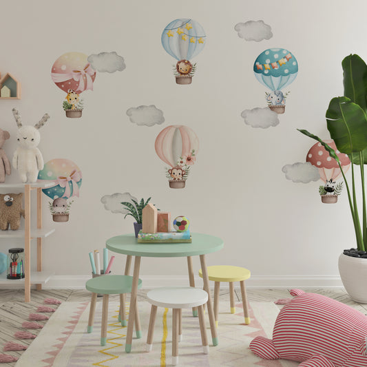 Coloridos globos aerostáticos con animales